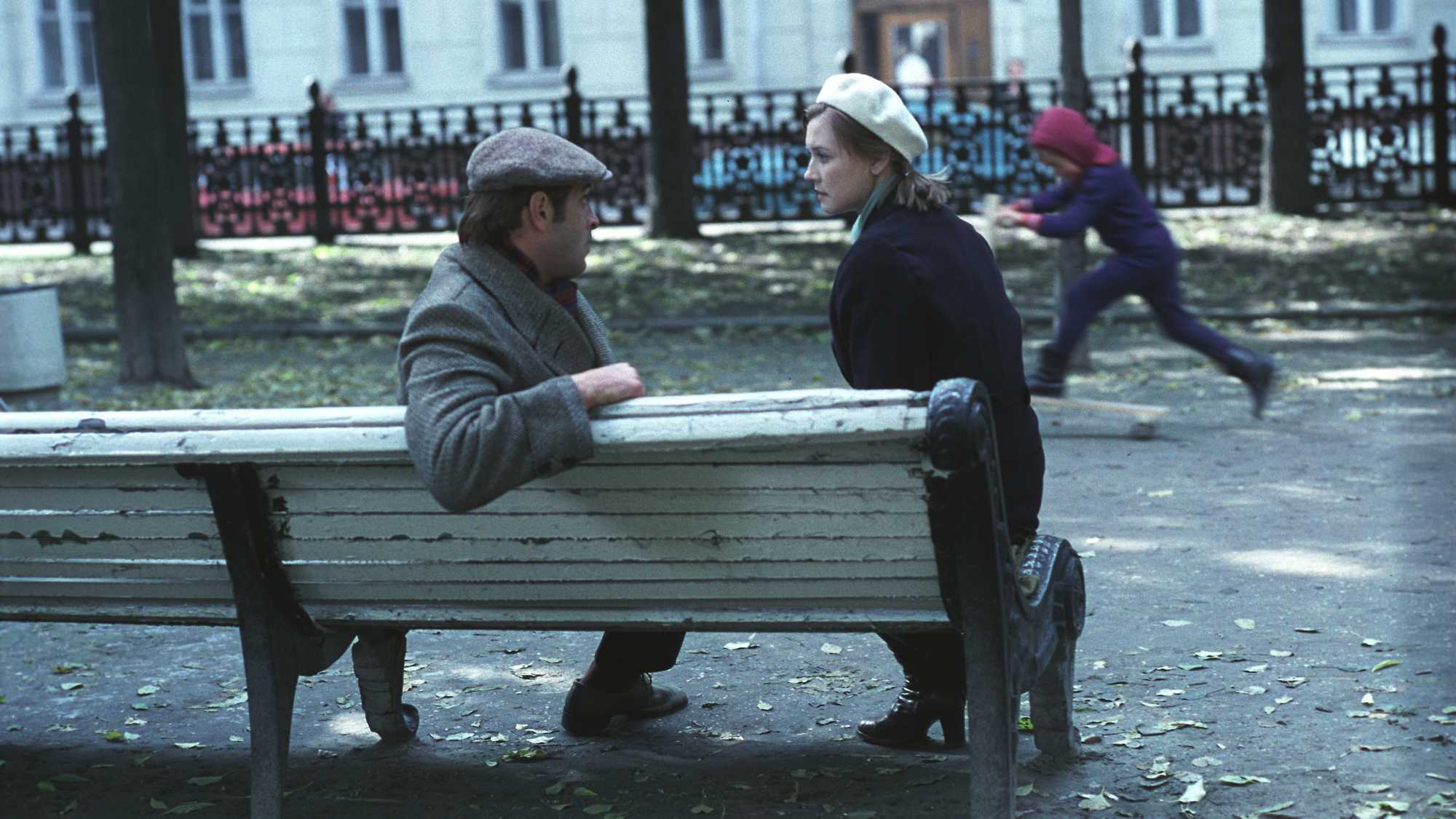 Кадр из кинофильма Москва слезам не верит Гоголевский бульвар